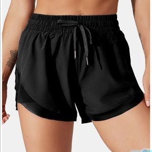 Halara Drawstring Contrast Mesh 2-in-1 Shorts. BRAND NEW. Size Large.